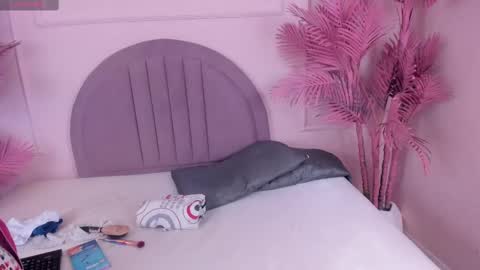 madyscarlett online show from October 20, 11:43 am