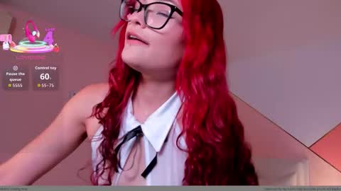 Mae Lyra online show from January 7, 9:28 pm