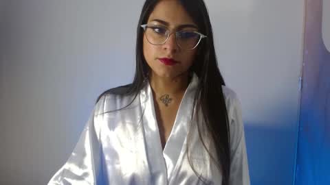 maeelyrivers online show from May 19, 8:37 pm