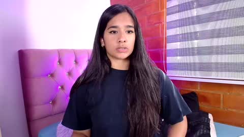 Snapshot of maeena chatting on December 13, 3:43 pm maeena online show from December 13, 3:43 pm