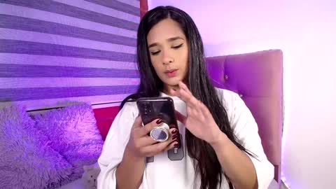 Snapshot of maeena chatting on January 18, 6:10 pm maeena online show from January 18, 6:10 pm