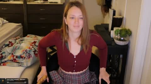 Mae online show from February 12, 5:19 pm