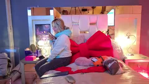 mafecosecret online show from January 13, 6:40 am