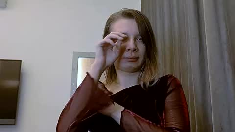 Snapshot of magaretunion chatting on November 2, 5:48 pm Margaret online show from November 2, 5:48 pm