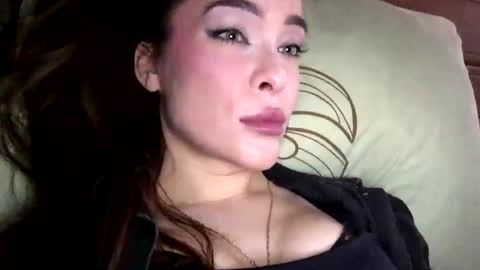 Snapshot of magggg658318 chatting on February 14, 11:51 am magggg658318 online show from February 14, 11:51 am