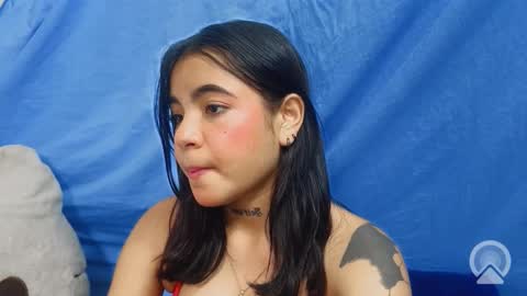 Snapshot of maggie_love77 chatting on October 21, 6:52 pm maggie online show from October 21, 6:52 pm