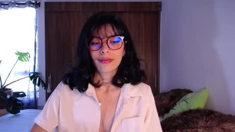 maggie online show from December 3, 8:29 pm