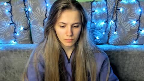 Maggie online show from December 10, 12:39 am