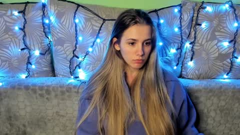 Maggie online show from December 10, 3:41 am