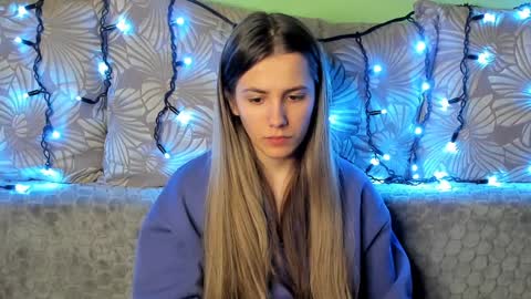 Maggie online show from December 15, 3:45 am