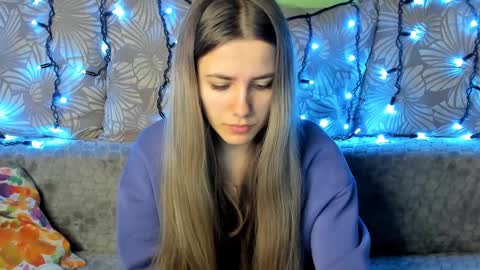 Maggie online show from December 17, 4:12 am