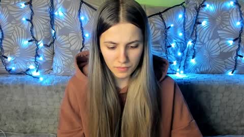 Maggie online show from December 26, 12:57 am