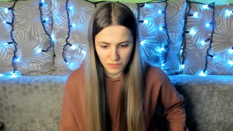 Maggie online show from January 3, 1:05 am