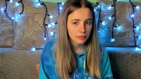 Maggie online show from October 27, 3:10 am