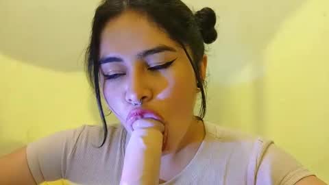 Snapshot of magic_alicee_ chatting on November 14, 3:16 am Alice online show from November 14, 3:16 am