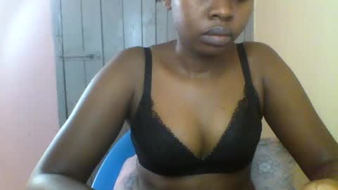 Snapshot of magic_bliss chatting on June 25, 5:23 am Bliss online show from June 25, 5:23 am