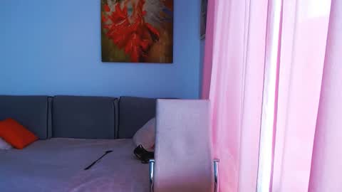 Snapshot of magic_blondie chatting on February 20, 12:27 pm Margo online show from February 20, 12:27 pm