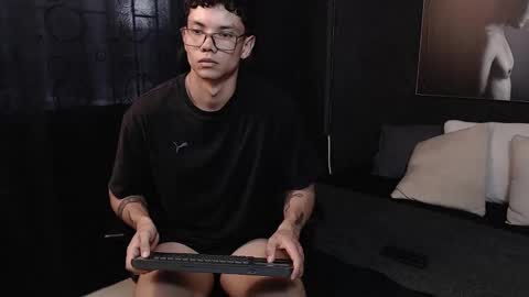 Damian Rivers online show from November 12, 8:30 pm