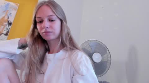 Alice  online show from December 22, 8:22 am