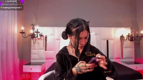 Snapshot of magic_isis_ chatting on February 27, 4:23 am Magic isis online show from February 27, 4:23 am