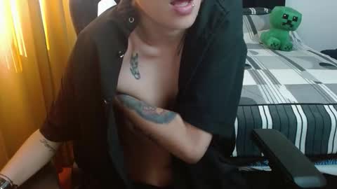 Snapshot of magic_jadee chatting on January 9, 2:53 pm Jade online show from January 9, 2:53 pm