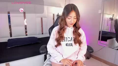 Snapshot of magic_miaa chatting on July 3, 1:39 pm magic_miaa online show from July 3, 1:39 pm