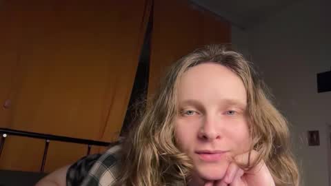 Mikky or Moon online show from October 25, 7:19 pm