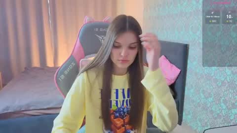 Snapshot of magic_shy chatting on May 22, 1:35 am Merry online show from May 22, 1:35 am