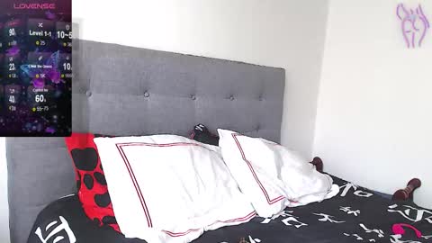 Snapshot of magic_stephany__ chatting on December 16, 1:27 pm magic_stephany__ online show from December 16, 1:27 pm