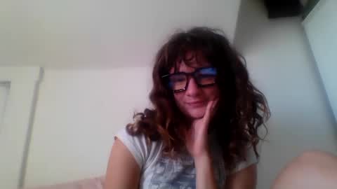 Snapshot of magicalmissmolly chatting on October 6, 10:07 pm magicalmissmolly online show from October 6, 10:07 pm