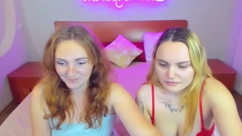 Lili and Bella online show from October 2, 5:31 pm