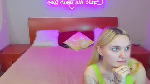 Lili and Bella online show from December 13, 7:53 pm