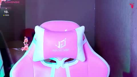 Snapshot of magicladyy chatting on November 20, 10:20 pm Angel online show from November 20, 10:20 pm