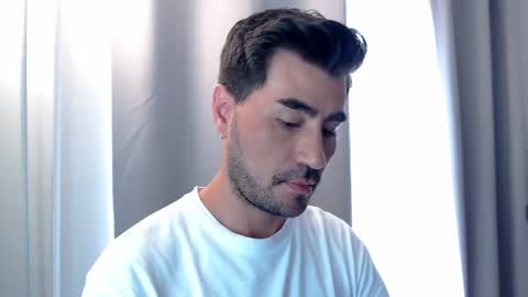 Snapshot of magicloganx chatting on July 11, 7:49 pm Andres online show from July 11, 7:49 pm