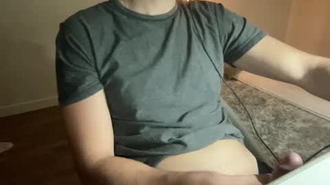 Snapshot of magicluke_ chatting on November 19, 6:46 am Luka online show from November 19, 6:46 am