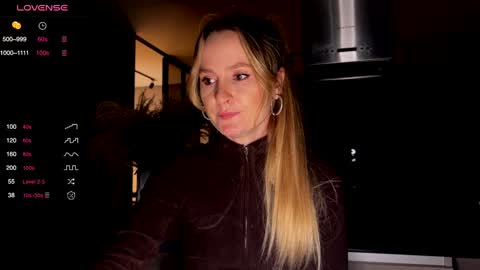 magicpeaach online show from December 13, 8:15 pm