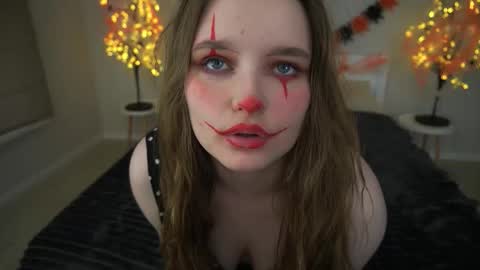 Snapshot of magicpeachhs chatting on October 17, 6:05 am Emily online show from October 17, 6:05 am