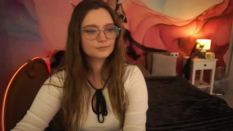 Snapshot of magicpeachhs chatting on October 27, 7:12 am Emily online show from October 27, 7:12 am