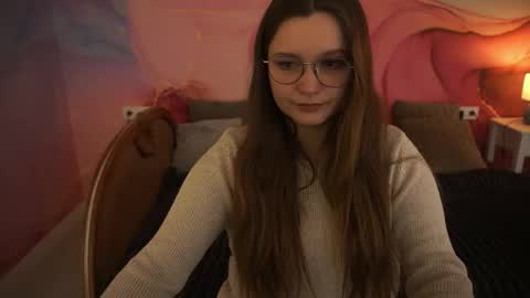 Snapshot of magicpeachhs chatting on November 9, 1:53 pm Emily online show from November 9, 1:53 pm