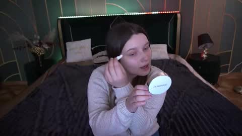 Snapshot of magicpeachhs chatting on November 27, 7:21 am Emily online show from November 27, 7:21 am