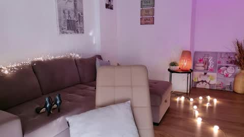 Snapshot of magnetic_ami chatting on February 6, 9:34 am Ami online show from February 6, 9:34 am