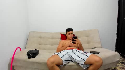 Snapshot of magnificent_star18 chatting on November 8, 7:08 am RONALD online show from November 8, 7:08 am