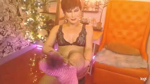 MagnificentlyDEVILQueen online show from June 13, 8:01 am