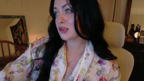 Snapshot of magnolia_jane chatting on April 16, 4:57 am Magnolia Maggie Maggie Jane online show from April 16, 4:57 am