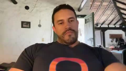 Snapshot of magnus_max chatting on July 23, 8:29 pm Magnus online show from July 23, 8:29 pm