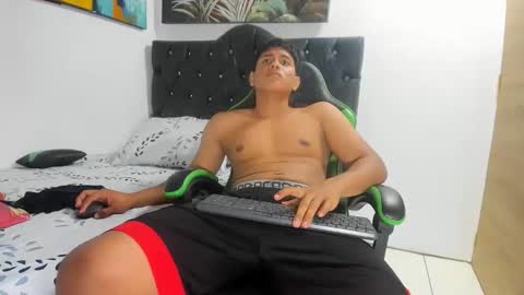 M A G N U S T online show from April 16, 2:12 am