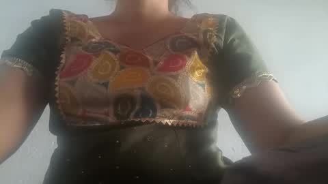 Snapshot of mahi_arora55 chatting on May 16, 9:06 am Mahi online show from May 16, 9:06 am