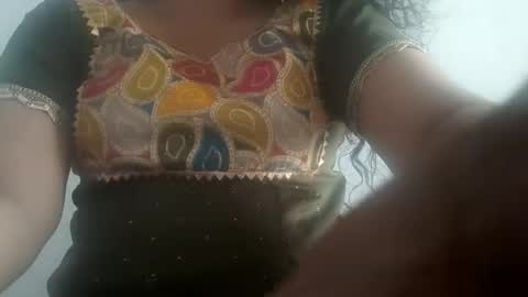 Snapshot of mahi_arora55 chatting on May 17, 4:43 am Mahi online show from May 17, 4:43 am