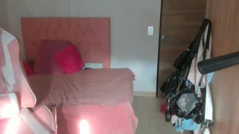 mahia_frizzy online show from October 28, 8:44 pm