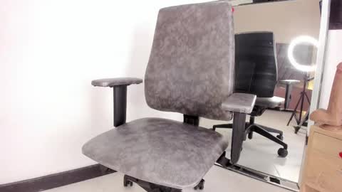 Snapshot of maia_520 chatting on March 3, 6:36 pm maia_520 online show from March 3, 6:36 pm